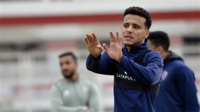 مصطفى فتحي مداعبًا فرجاني وبن شرقي: 