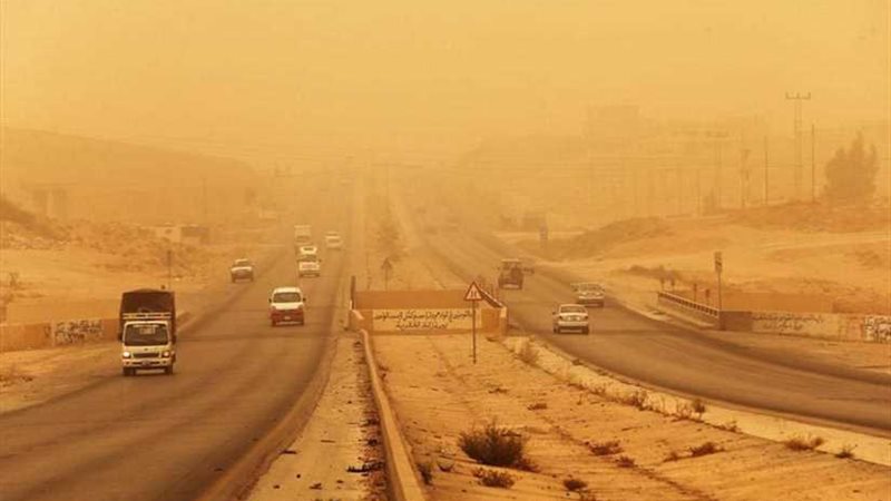 موجة من العواصف الترابية