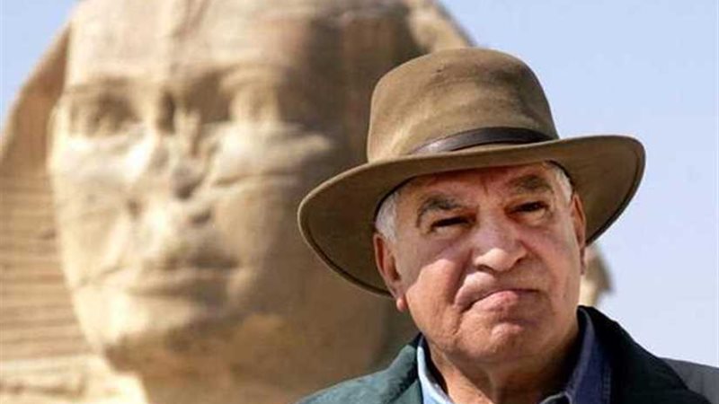 حواس سفيرًا لمعرض