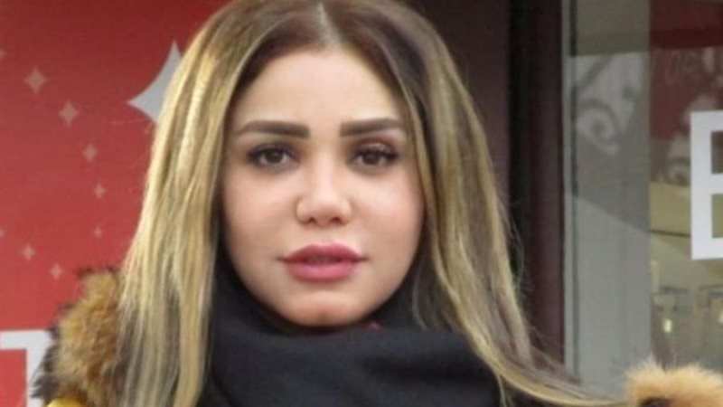 الفنانة إيناس عز