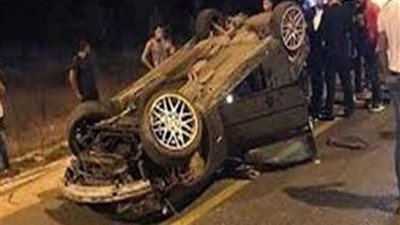 إصابة 4 أشخاص إثر انقلاب سيارة بالطريق الزراعي بالبحيرة