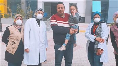 بالصور.. خروج أصغر مصابتين بفيروس كورونا من الحجر الصحي بالإسكندرية
