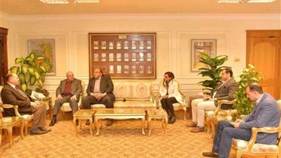 محافظ أسيوط يلتقي مسؤولي الوكالة الأمريكية للتنمية الدولية لبحث المشروعات الجاري تنفيذها