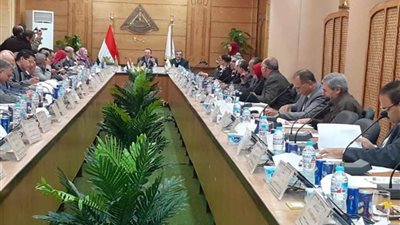 مجلس جامعة بنها يهنئ العبادي بعمادة 