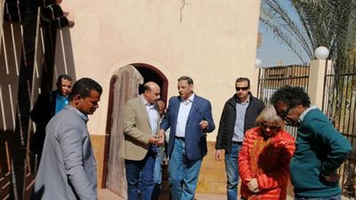 أبو النجا وجمال الدين يشيدان بقصر ثقافة توشكى بأسوان