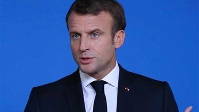 الرئيس الفرنسي يطرد شرطة الاحتلال من أمام كنيسة 