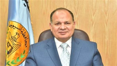 محافظ أسيوط يشيد بجهود مديرية الصحة في مواجهة 