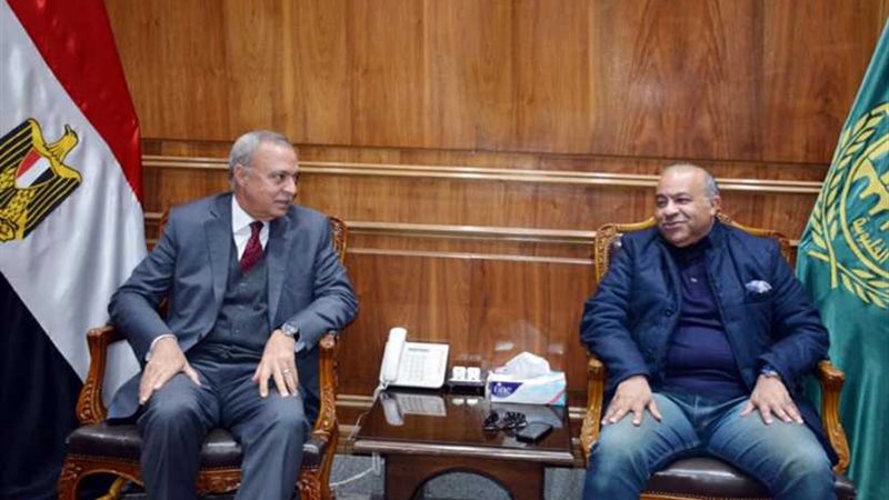 الهجان يبحث استغلال