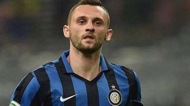 إنتر ميلان يعلن إصابة