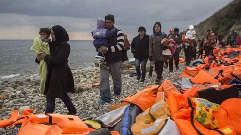 آلاف المواطنين بالجزر