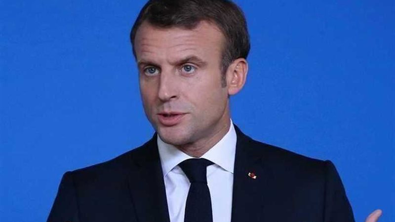 الرئيس الفرنسي يطرد
