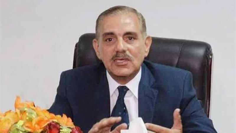 محافظ كفر الشيخ يسلم