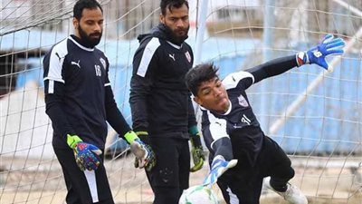 قبل مواجهة مازيمبي.. تدريبات قوية لحراس الزمالك