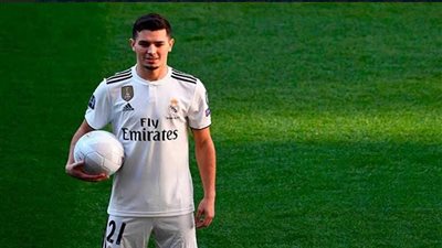 بعد تألقه بالأمس.. زيدان يعلق على مستوى دياز ويصرح: 