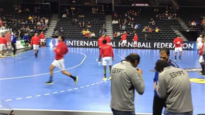 تعرف على موعد مباراة فراعنة اليد ومحاربي الصحراء.. غدًا