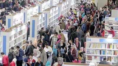 معرض الكتاب يعمل في موعده في العاشرة صباحا.. غداً