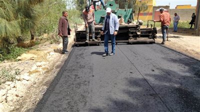 محافظ البحيرة: بدء رصف طريق ١٠٥ 