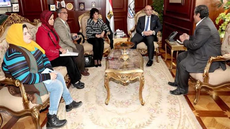 غنيم يلتقي بفريق