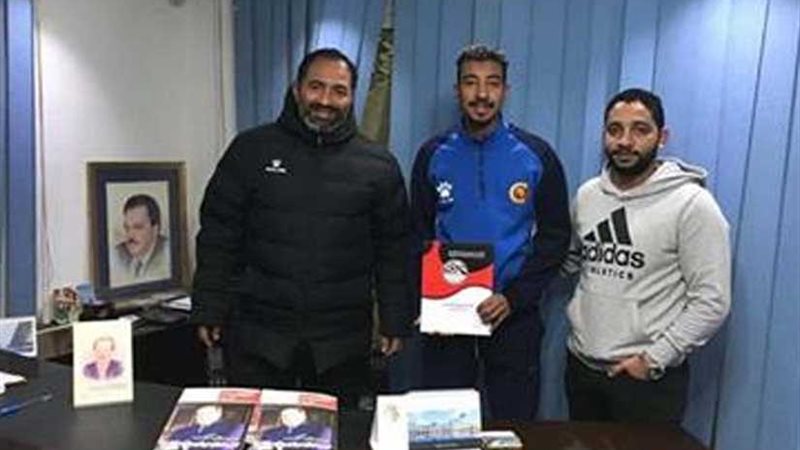 محمد ناصر: اللعب