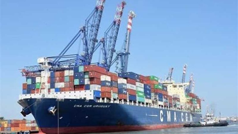 تداول 31 سفينة وتفريغ