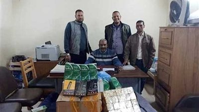 إحباط محاولتي تهريب كمية من السجائر والمشروبات الكحولية عبر منفذ السلوم