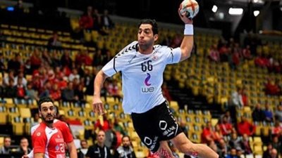 أحمد الأحمر أفضل لاعب في مباراة مصر والجزائر