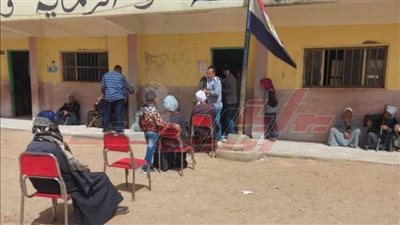 وقت الشدة كلنا واحد.. شباب القرى والمدن بالمنيا يواجهون كورونا بتنظيم أصحاب المعاشات .. صور 