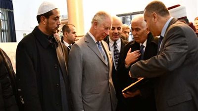 الأمير تشارلز يزور قبر جدته في القدس ويدعو للسلام