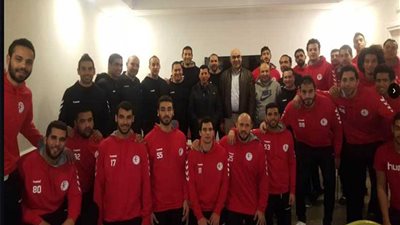 رسالة وزير الرياضة لأبطال منتخب مصر لكرة اليد بفندق الإقامة في تونس