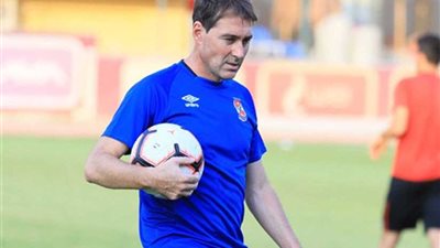 الخدعة تبقى على أحمد فتحي في الأهلي