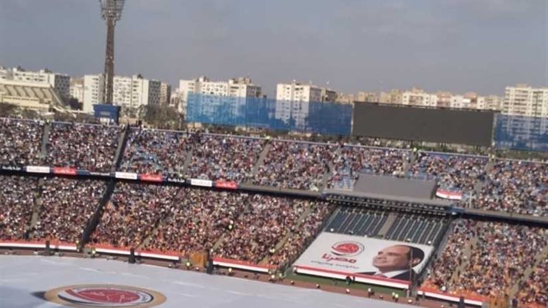 الآلاف يشاركون في