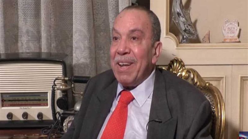 صاحب أشهر جمله هنا