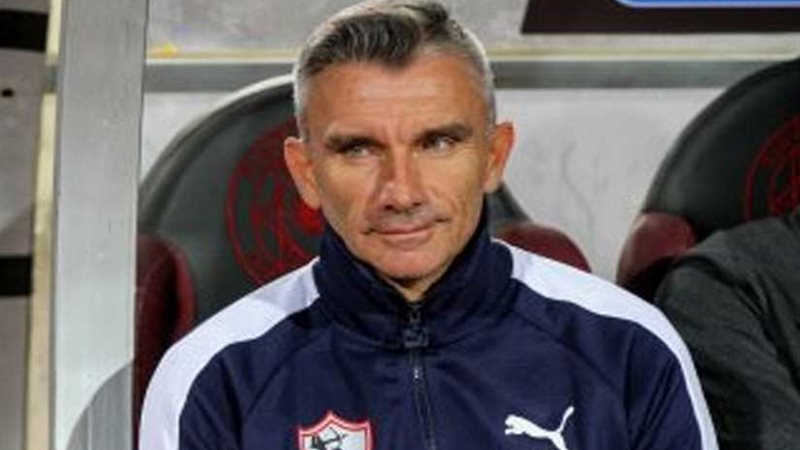 كارتيرون يشرف على