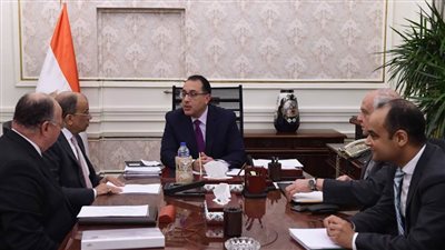 مدبولى يكلف بإحداث نقلة بجودة الطرق والنظافة بالقاهرة والجيزة