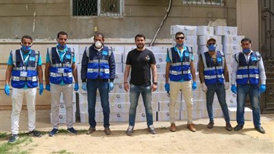 مساعدات غذائية وحقائب وقاية على القرى المتضررة بفيروس 