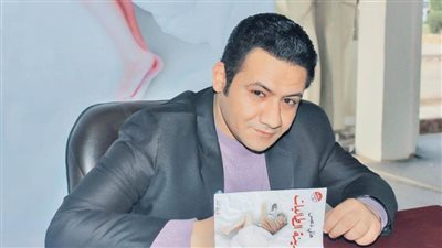 هاني دعبس يوقع رواياته الثلاث بمعرض الكتاب