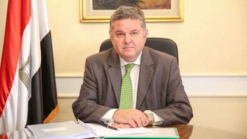 هشام توفيق وزير قطاع