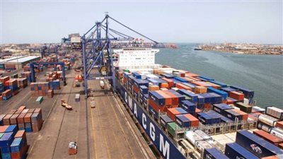  26سفينة إجمالي الحركة بموانيء بورسعيد