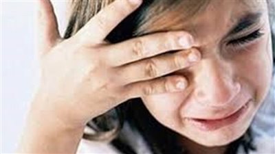 نيابة سوهاج تعرض ضحية تعذيب والدتها علي الطب الشرعي