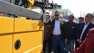 الدقهلية تتسلم أول سيارة مكنسية لتطوير النظافة