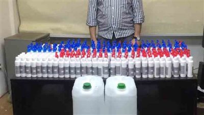 ضبط متهم بالقاهرة لقيامه بالإعلان عن بيع كحول مجهول المصدر على موقع التواصل الاجتماعي 