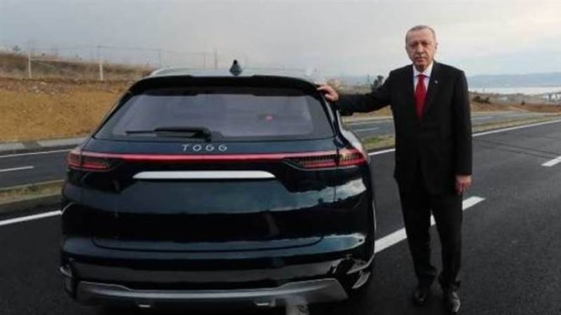 الرئيس التركى بجانب