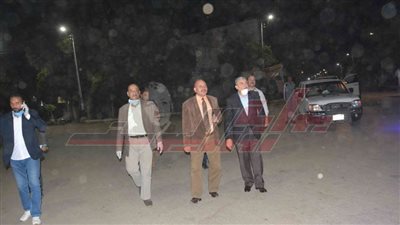 خلال جولة تفقدية بـ3 قرى.. محافظ المنيا يتابع التزام المواطنين بقرارات الحظر