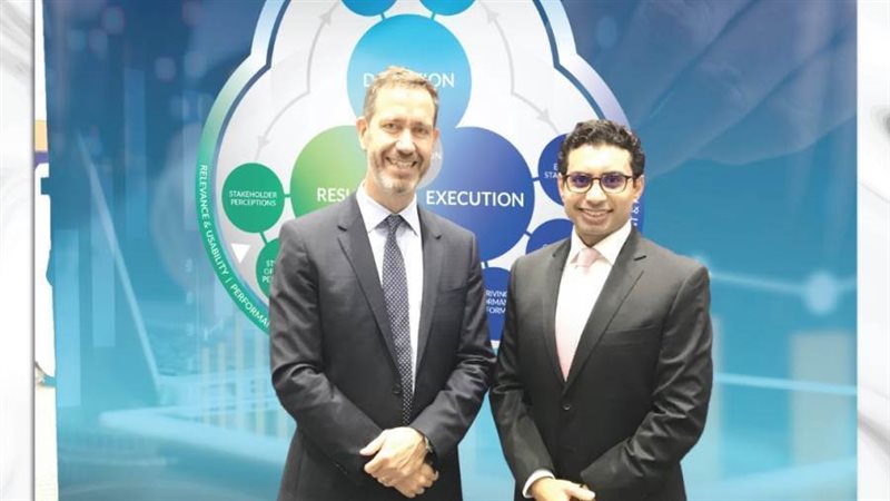 راسل لونغمير الرئيس