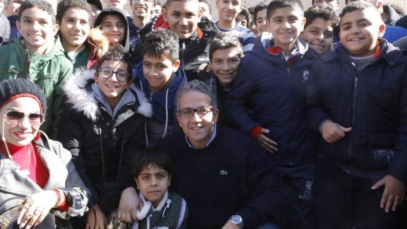 سيلفى وزير السياحة