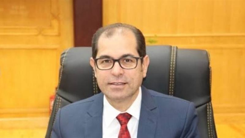 الدكتور يوسف عامر