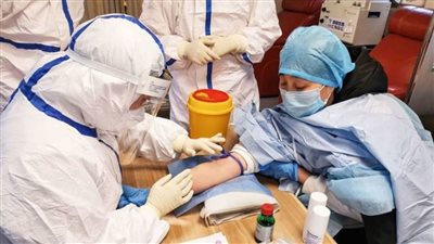 عاجل.. طبيبة تكشف حقيقة نقل الدم لفيروس 