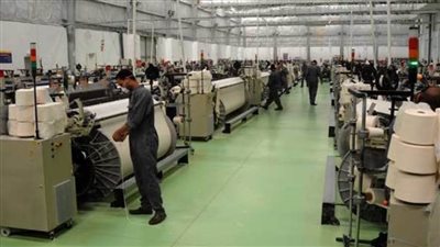 خبراء الاقتصاد يطالبون الدولة بدعم مبادرة «خليك في مصنعك .. تحمي أسرتك» 