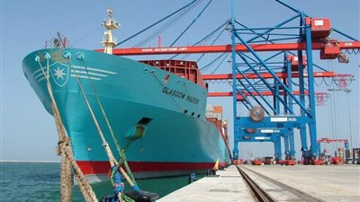 تداول 28 سفينة بموانئ بورسعيد اليوم