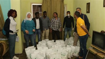 حزب الوفد يواصل دعم الأسر الأكثر احتياجًا من اللاجئين الأفارقة